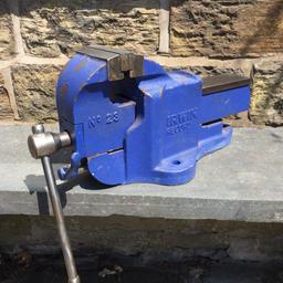 Large vice 
Excellent condition