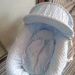 Very good condition baby basket gray ,with blue minky,with stand