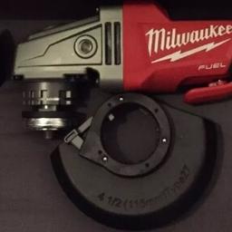 Milwaukee fuel m18 grinder - new never used 

Rapid stop braking system - 2018 model - body only no batteries 

Comes with handle , guards and unlock tool 

Will post at buyers expense