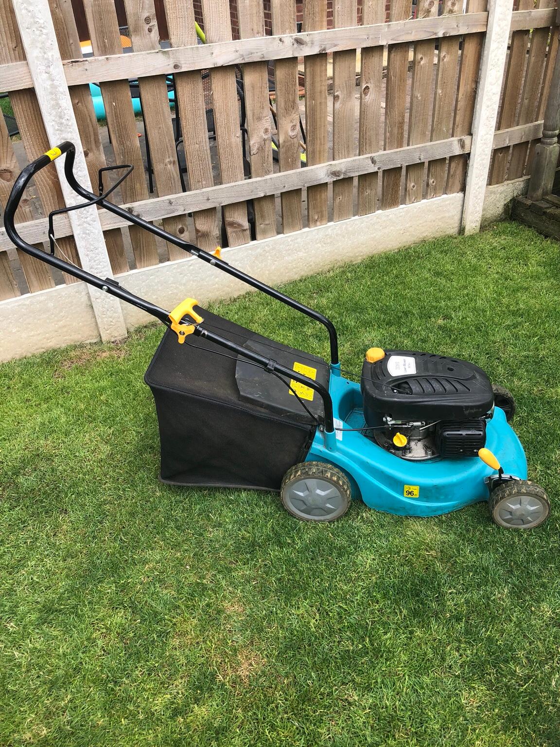 Tesco petrol lawnmower hot sale