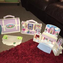 Lots of playmobil sets to many to go through and sort out but as shown on pics I have the sheriff house, Fire and police sets, house and caravan, swimming pool and the fairy and princess sets plus lots of extra accessories. ONLY SELLING AS A WHOLE.