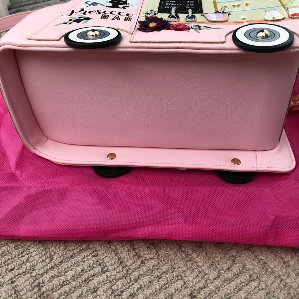 Vendula prosecco van bag in CM12 Basildon for 65.00 for sale Shpock