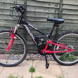 Hello
This bike has been in storage for a long time so needs a good clean and there is also some rust hence the low price.
