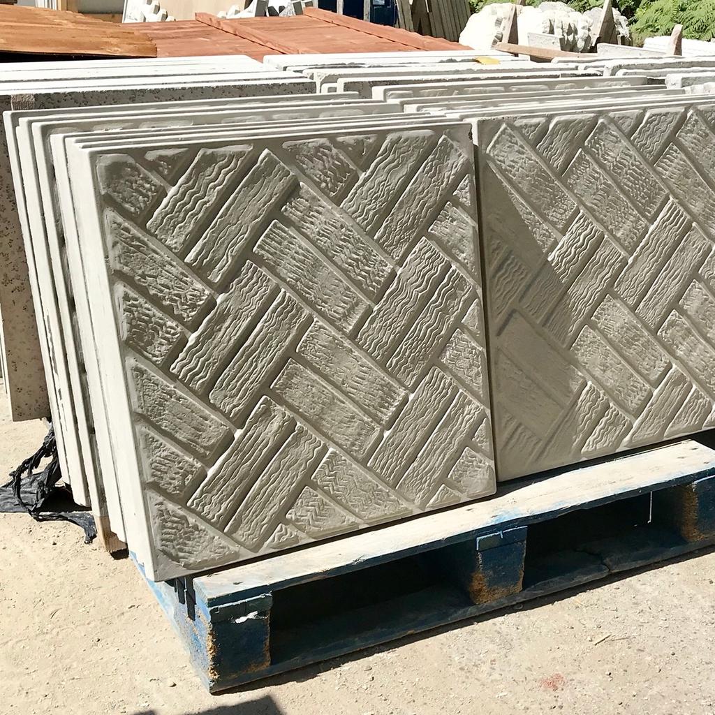 Herringbone style concrete Paving slabs in S4 Sheffield für 2,50 £ zum