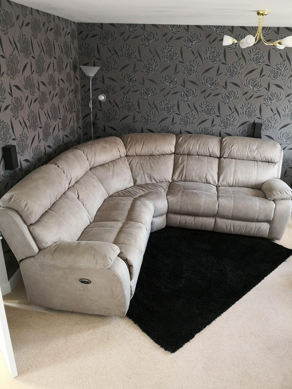 Moreno SD corner sofa 2 power recliner in OX10 Oxfordshire for £700.00