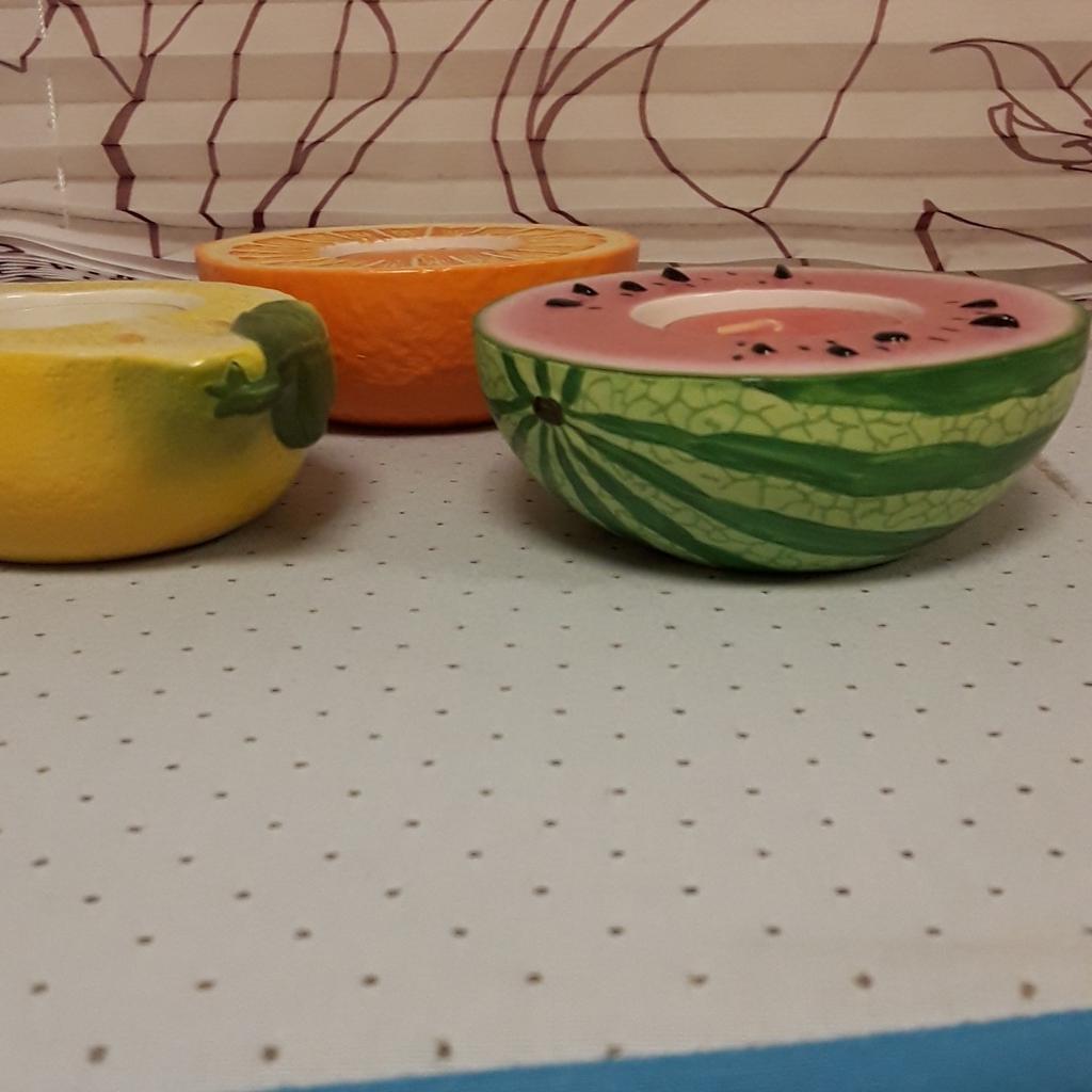 Teelichthalter Früchtetrio Orange,Melone 10 cm Durchmesser.
Nur Selbstabholer
