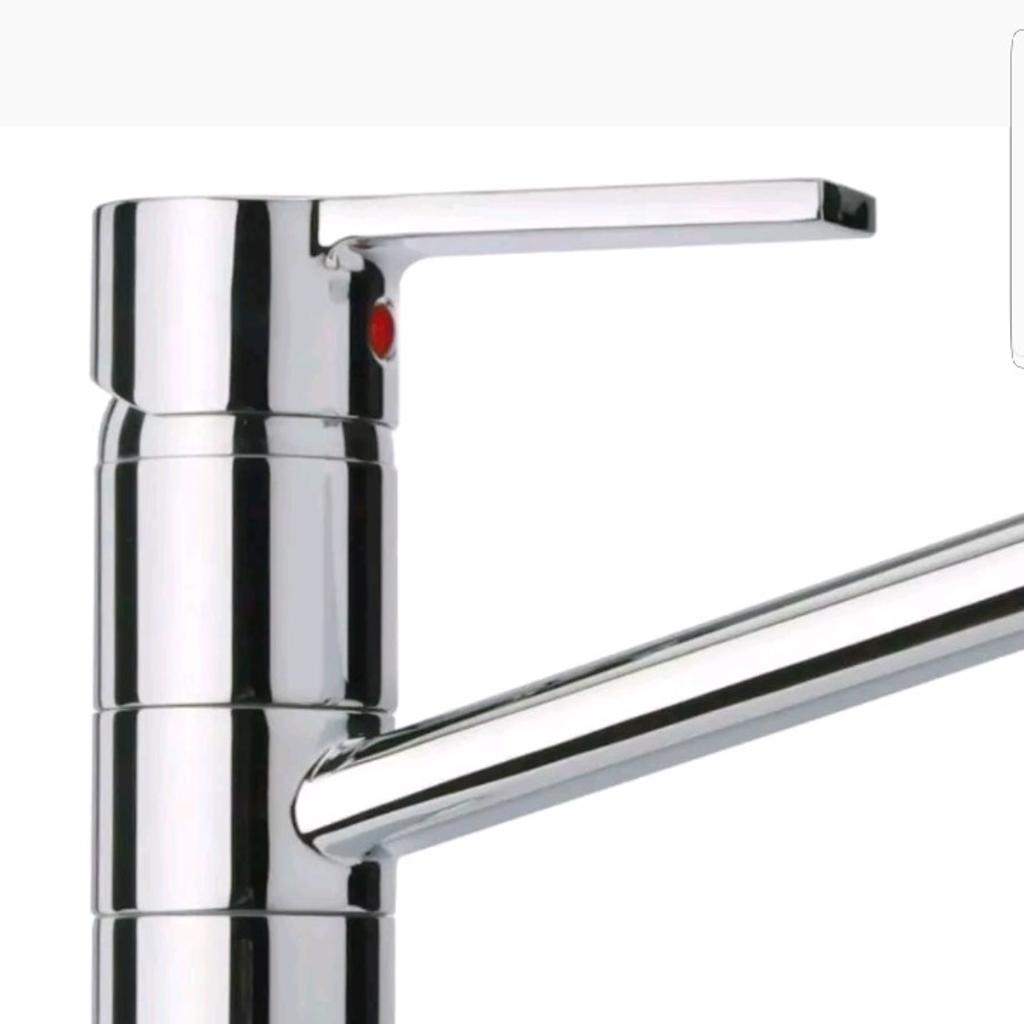 Product Information 

This chrome effect lever tap from Cooke and Lewis' Aso range brings a modern finishing touch to your kitchen. It's controlled by a single lever. 

Fixings supplied 

Technical Specifications 

MaterialBrassNumber of levers1Number of tap holes1Made inItaly 