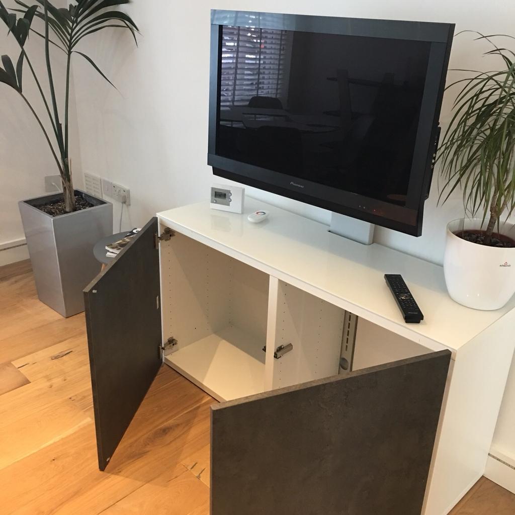 Ikea Besta Swivel TVStand and Pioneer 37 LCD in TW7 Hounslow fur 130 00 zum Verkauf Shpock DE