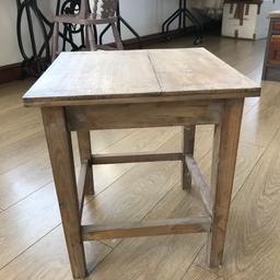Lovely small wooden table 15.5in wide x 15.5in deep x 18in high

Buyer to collect