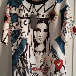 Maglietta Dolce Gabbana nuova ancora con cartellino. Stampa Madonna con cuore ricamato a rilievo. Taglia 44 nuova collezione