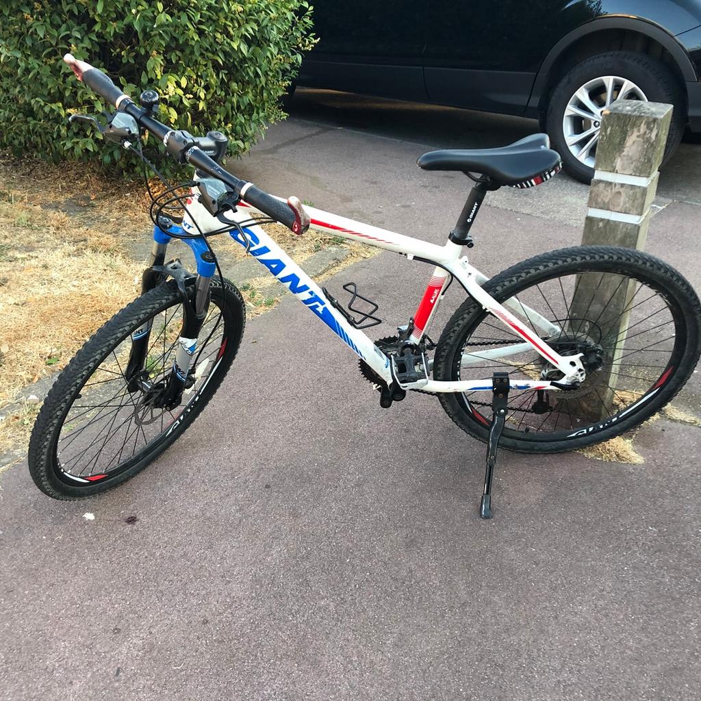 Giant atx 750 mountain bike in RM10 Dagenham for 80.00 for sale