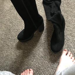Knee high boots , great condition! Wanting £7