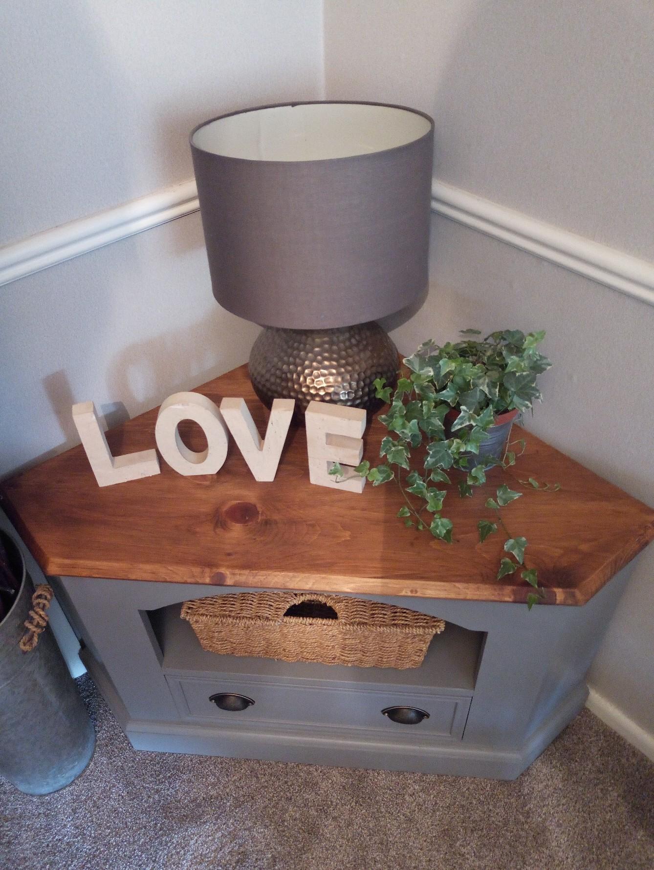 STUNNING CORNER TV UNIT GREY/OAK in Wakefield für £ 100,00 zum Verkauf