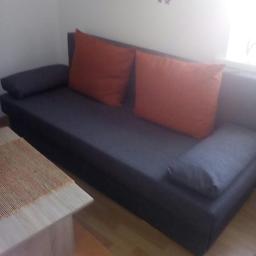 Neuwertig ausziehbares Sofa
