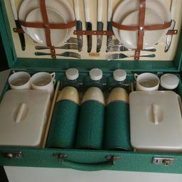 Sirram vintage picknic hamper in sold green case 6 place setting everything in good condition very rear to see these compleat collection only