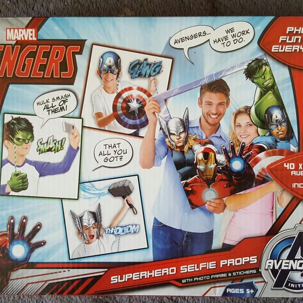 Marvel Avengers photo props in DY8 Dudley für 3,00 £ zum Verkauf ...