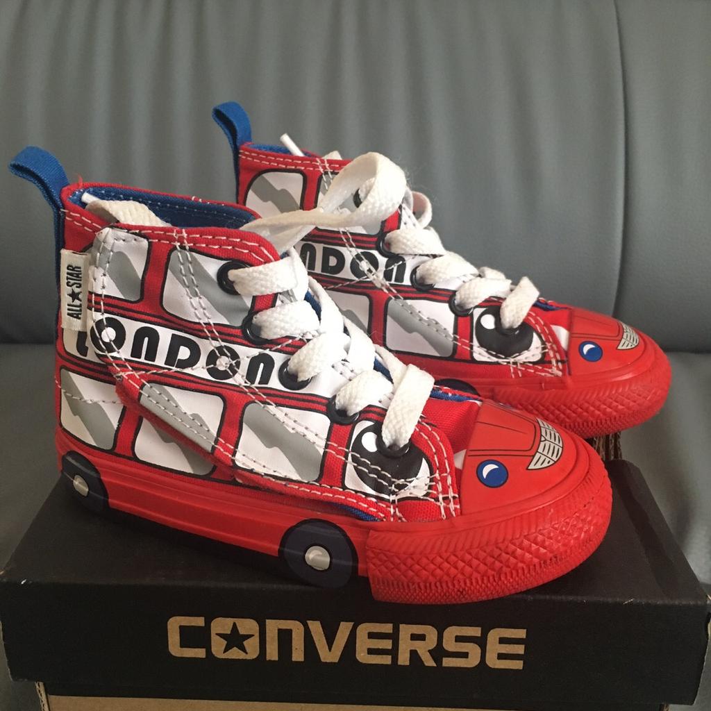 London bus outlet converse