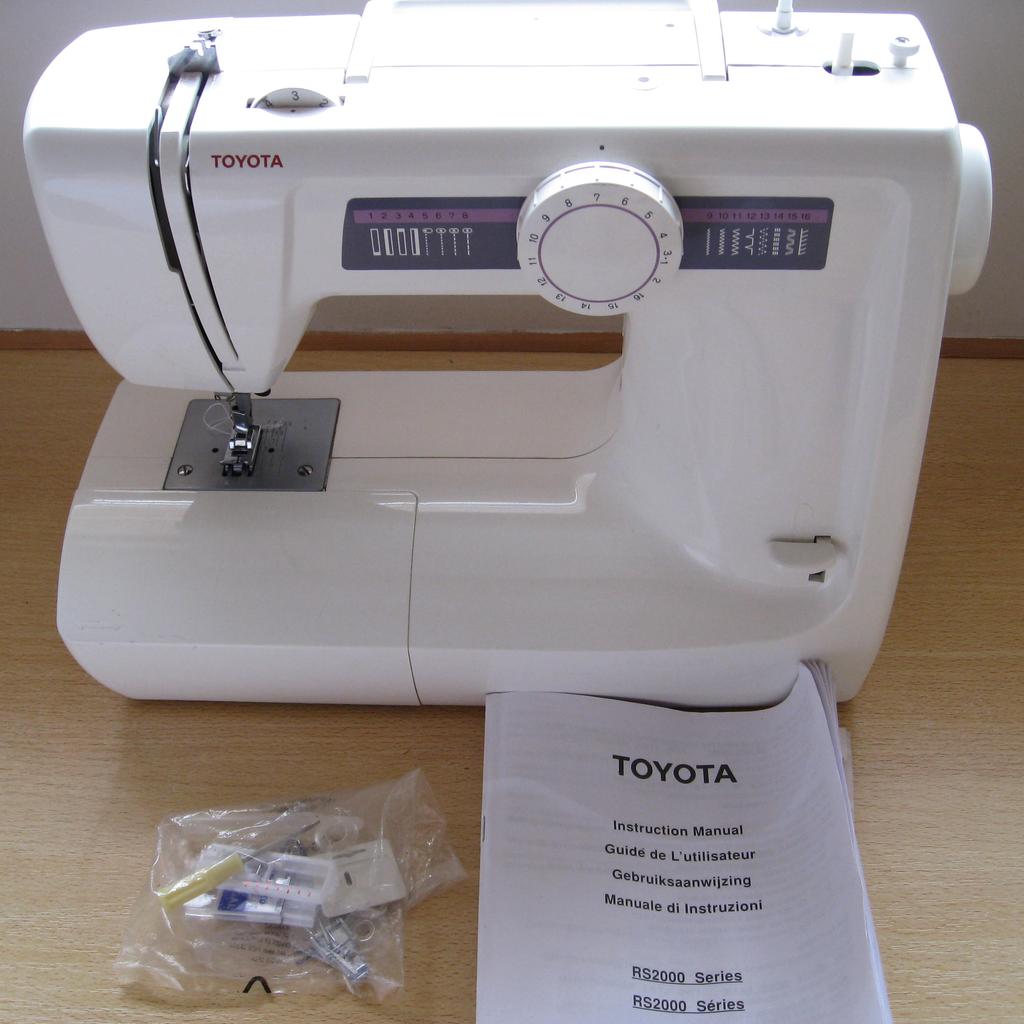 TOYOTA SEWING MACHINE RS2000 SERIES in NN2 Northampton for £40.00 for