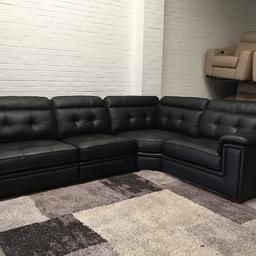 Ex Display /Showroom  Duke Leather Modular Corner Sofa , in very good and clean  condition. 

Also same 2+1+ footstool  available ,please check my other items 

Foam Seats 

Colour - black 

 Real Leather  

Size 

 W x 2350 mm by 3150 mm,H x 950 mm,D x 980 mm