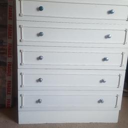 Needs new handles and could be done up but is an ok set of drawers