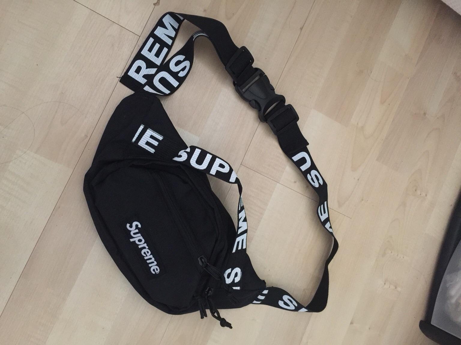 Black replica waist bag Supreme ss18 in W13 London Borough of