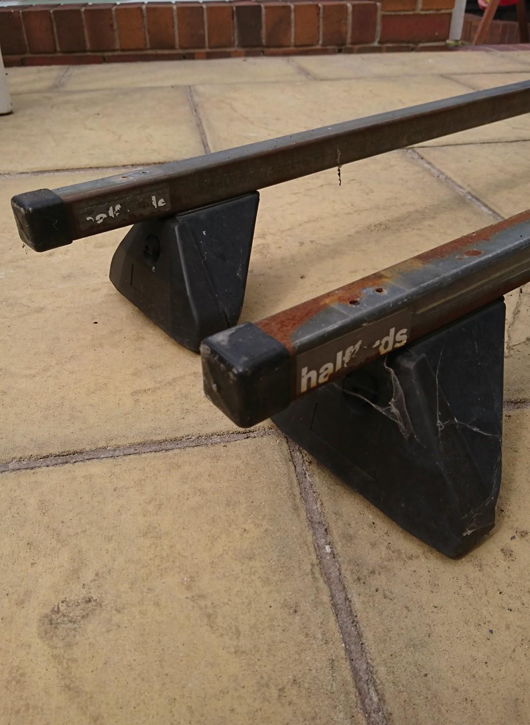 Halfords roof bars in B63 Dudley for £15.00 for sale Shpock