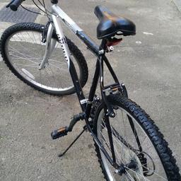 Hi I'm selling my son bike wich he don't use thank you