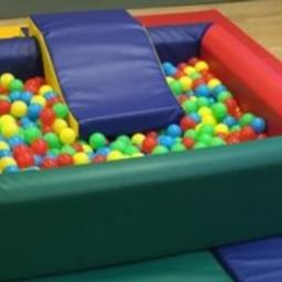 Fantastic Commercial Ball Pit with red base mat, Combined steps and slide includes balls. As seen in the picture.  An absolute bargain.