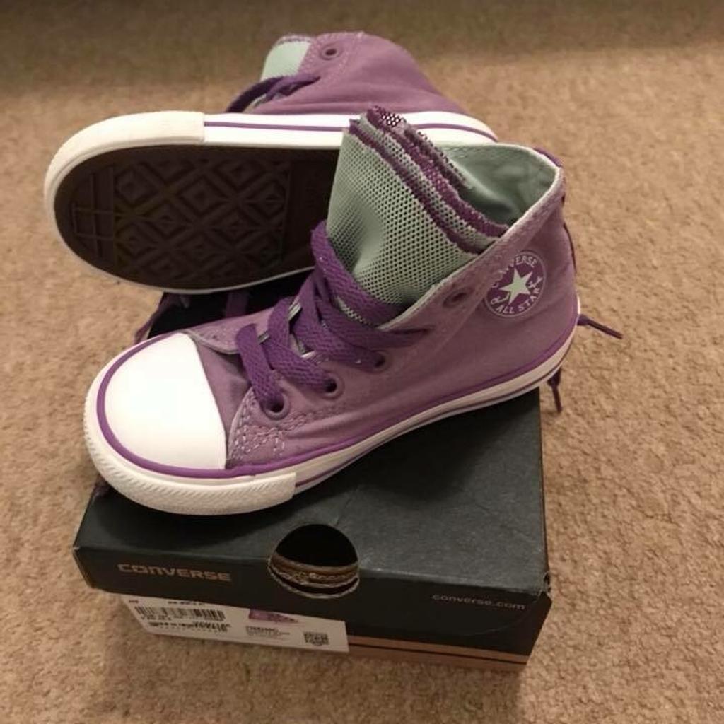 Infant size 9, excellent condition although one of the laces has frayed see pic. Smoke and pet free home.
Collection only please from heeley Sheffield s2