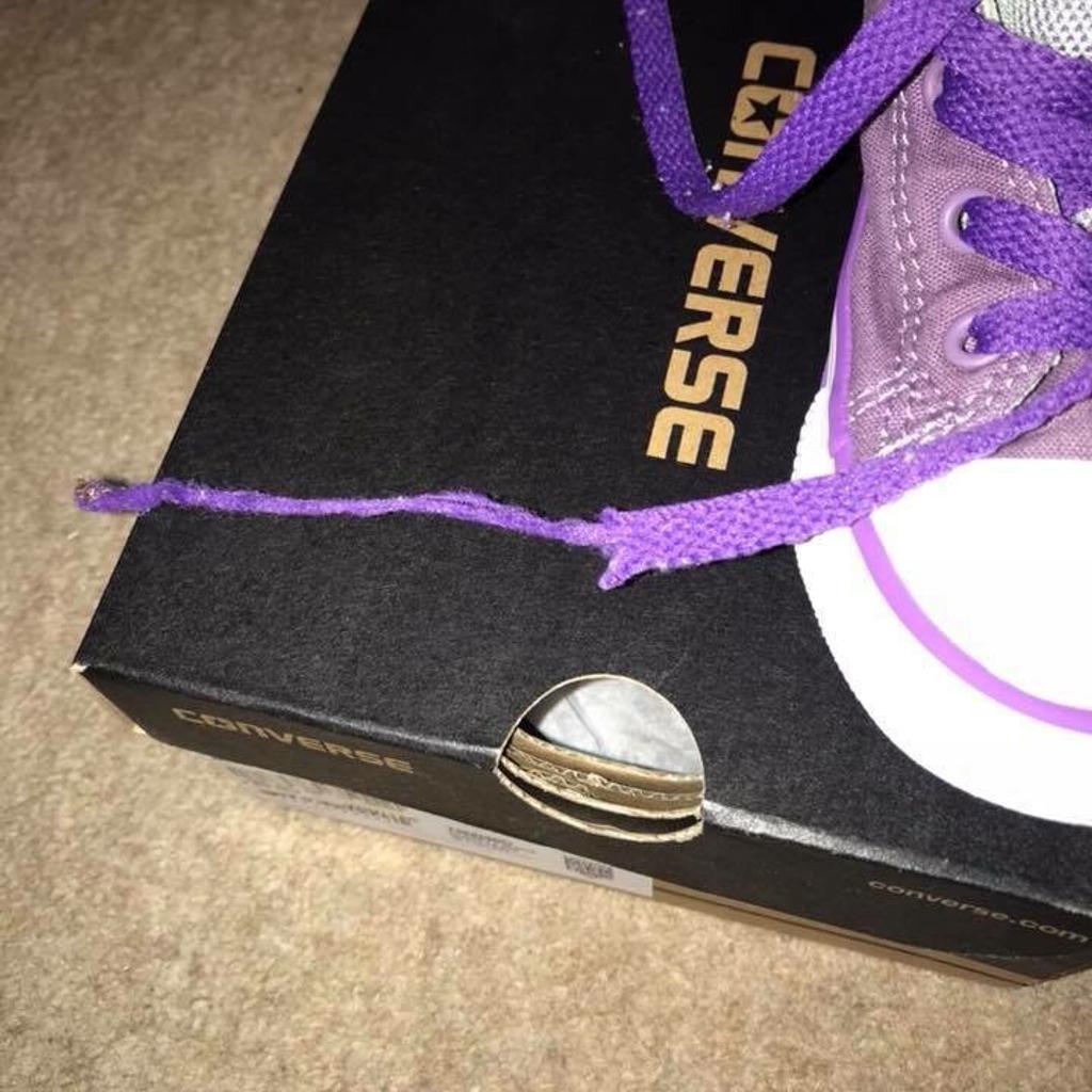 Infant size 9, excellent condition although one of the laces has frayed see pic. Smoke and pet free home.
Collection only please from heeley Sheffield s2