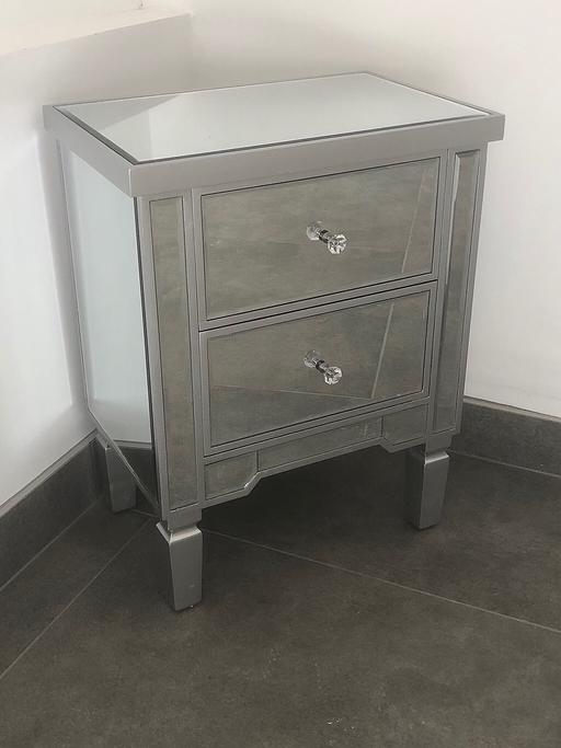 Buy & Sell West Northamptonshire Daventry - West Northamptonshire - Photos for Mirrored 2 Drawer Silver Trim Bedside