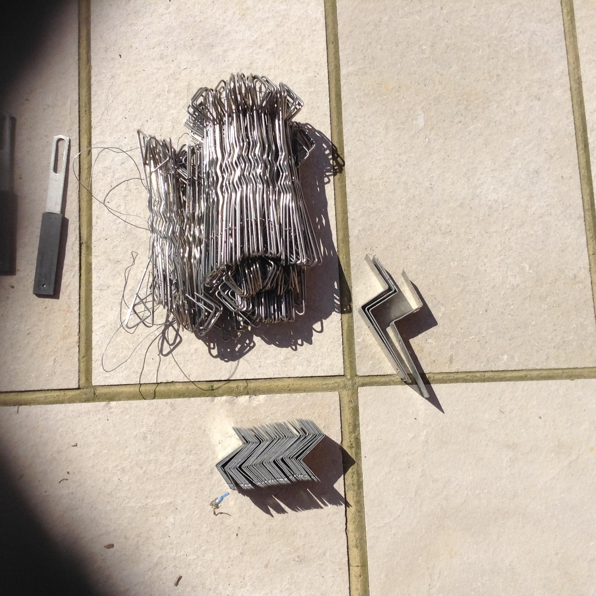 Butterfly wall ties and Nogging brackets in CR8 Sutton für 10,00 £ zum