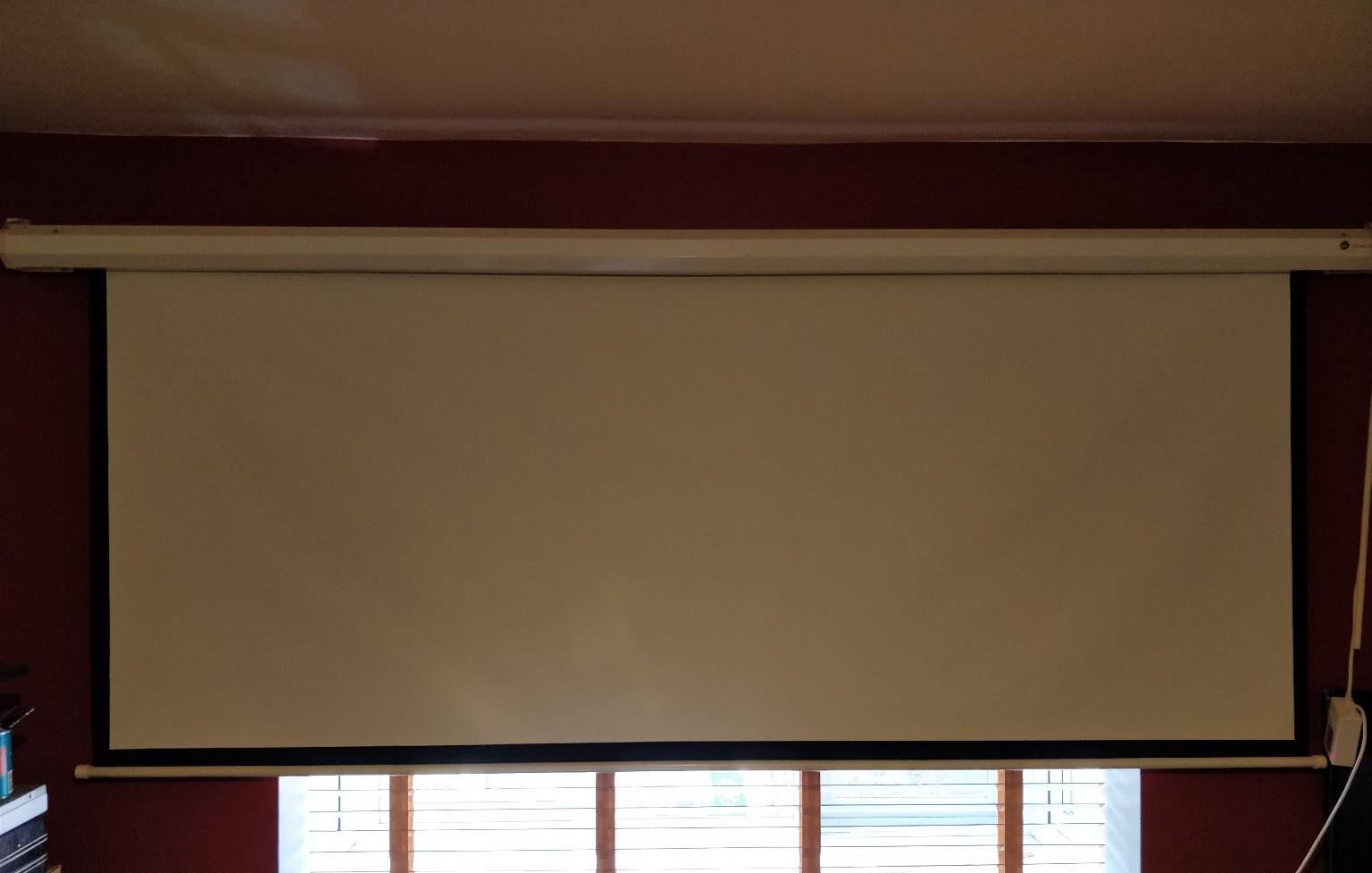 100" Electric Motorized projector screen in B80 Redditch für 80,00 £ zum Verkauf Shpock DE