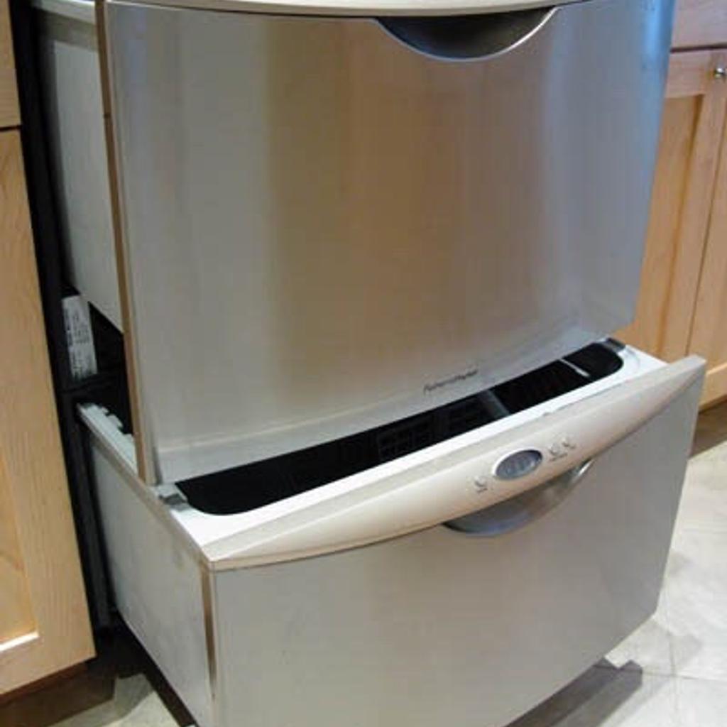 Designer 2 drawer dishwasher in N9 Enfield für £ 100,00 zum Verkauf