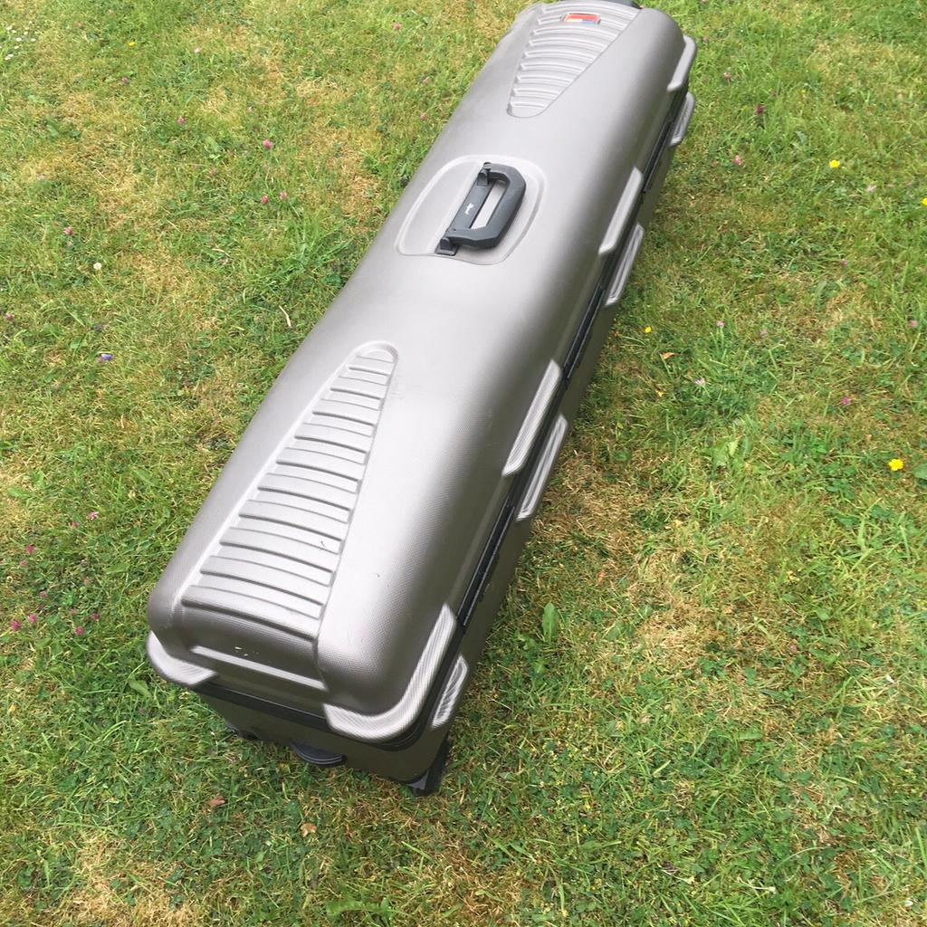 Legend hard case golf travel case in North West Leicestershire für £ 75,00 zum Verkauf Shpock AT