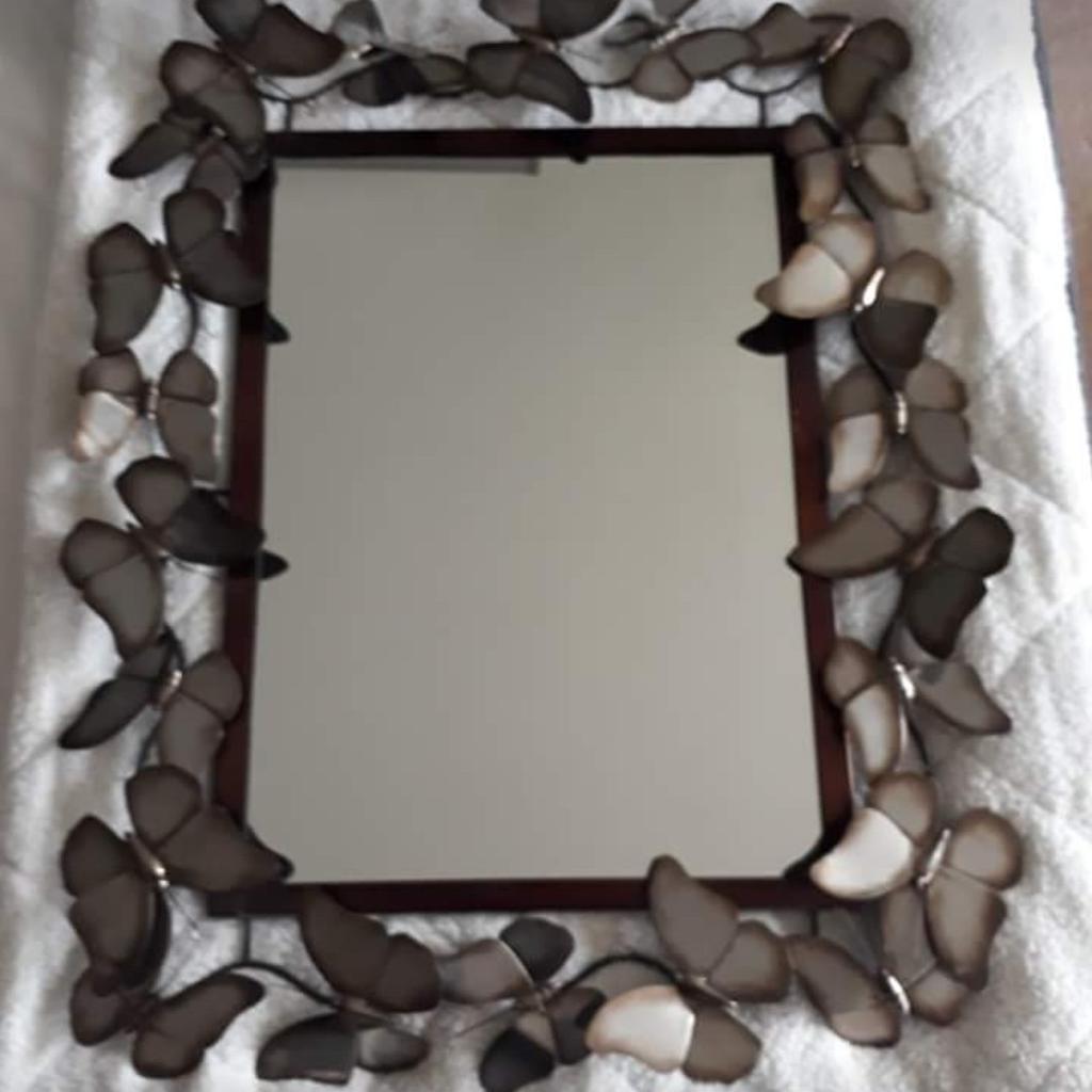 Beautiful Butterfly mirror wall art in DE24 Derby für 20,00 £ zum