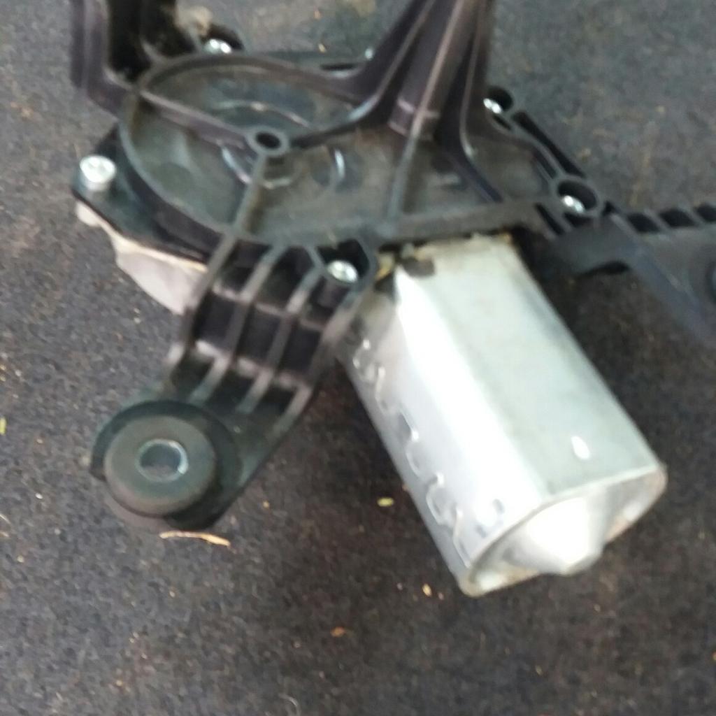Zafira rear wiper motor in SS16 Basildon für 20,00 £ zum Verkauf