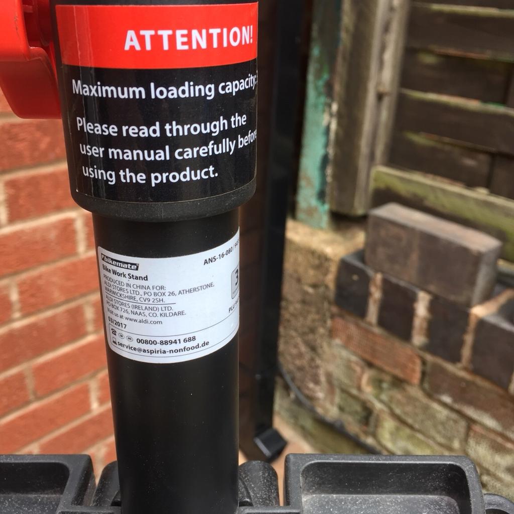 Bike stand cycle repair stand in WV6 Wolverhampton for £30.00 for sale