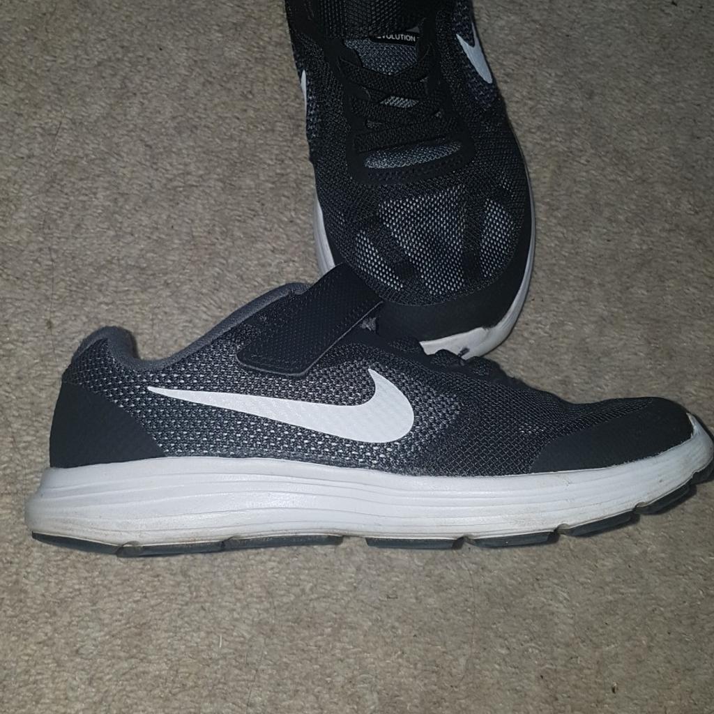 boys nike trainers size 6