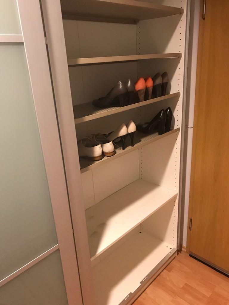 Schuhschrank Ikea Pax auch teilbar in 09224 Mittelbach für 170,00