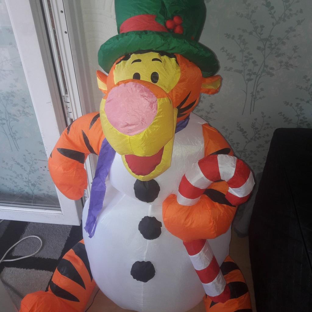 4ft inflatable christmas tigger in Coventry für £ 20,00 zum Verkauf ...