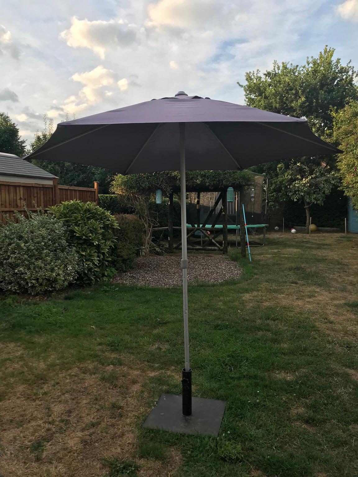 B&Q Blooma Garden Parasol & 10 chair cushions in GL2 Gloucester for £20