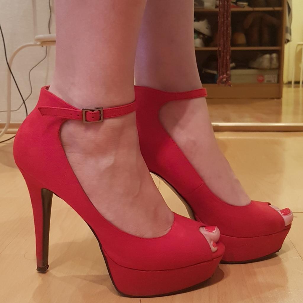 Schuhe rote high heel Sandalen in 1040 Vienna für 15,00 € zum Verkauf