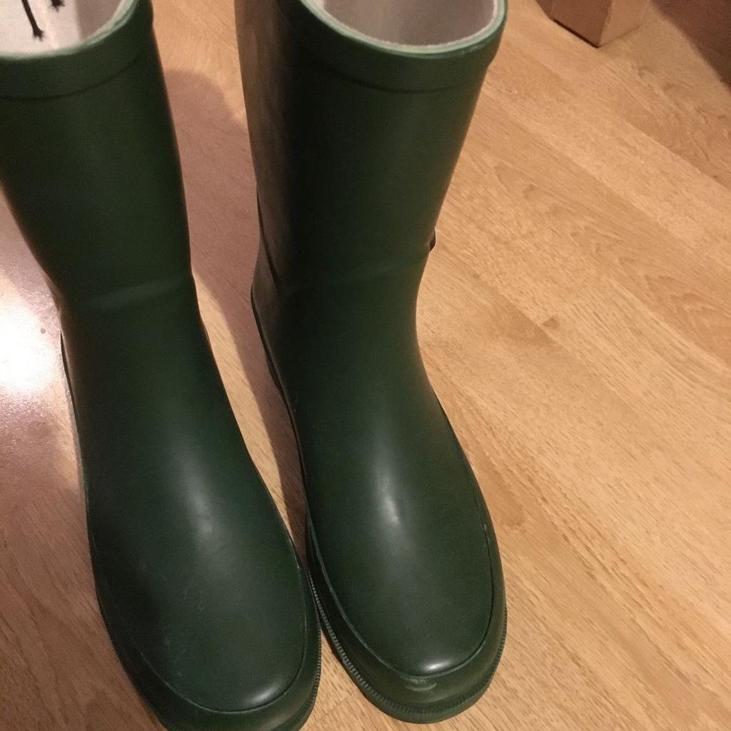 Do primark sell on sale wellies