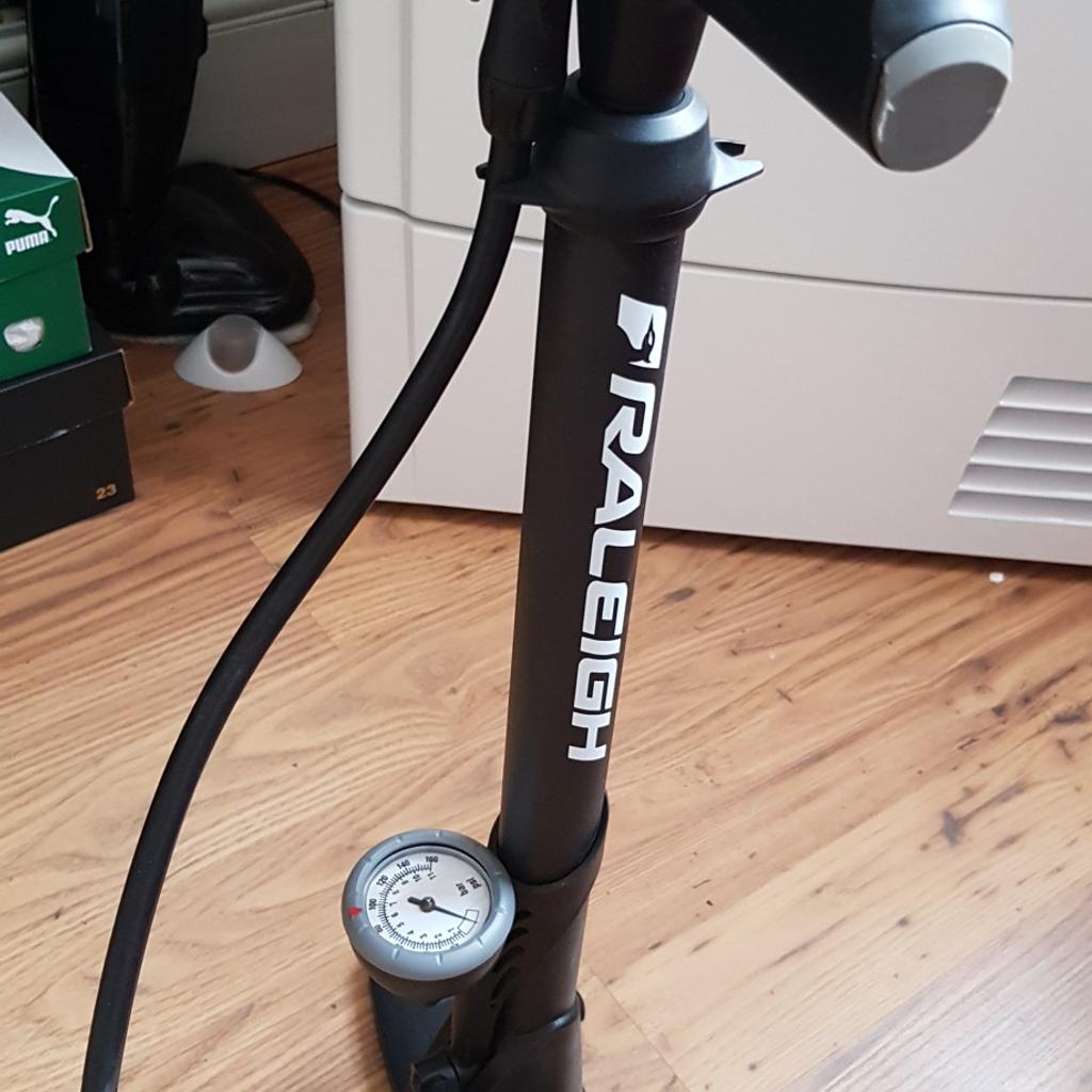 RALEIGH BIKE PUMP in LE2 Leicester for £5.00 for sale Shpock