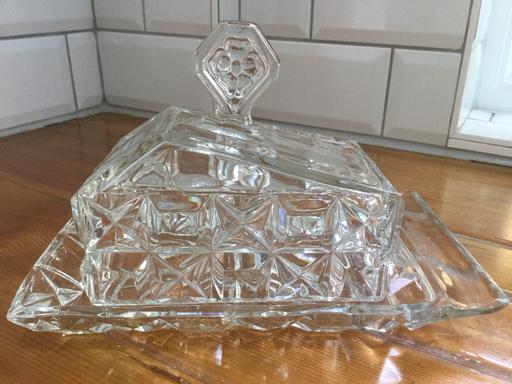 Buy & Sell Suffolk East Suffolk - Photos for Large Vintage Butter/Cheese Dish