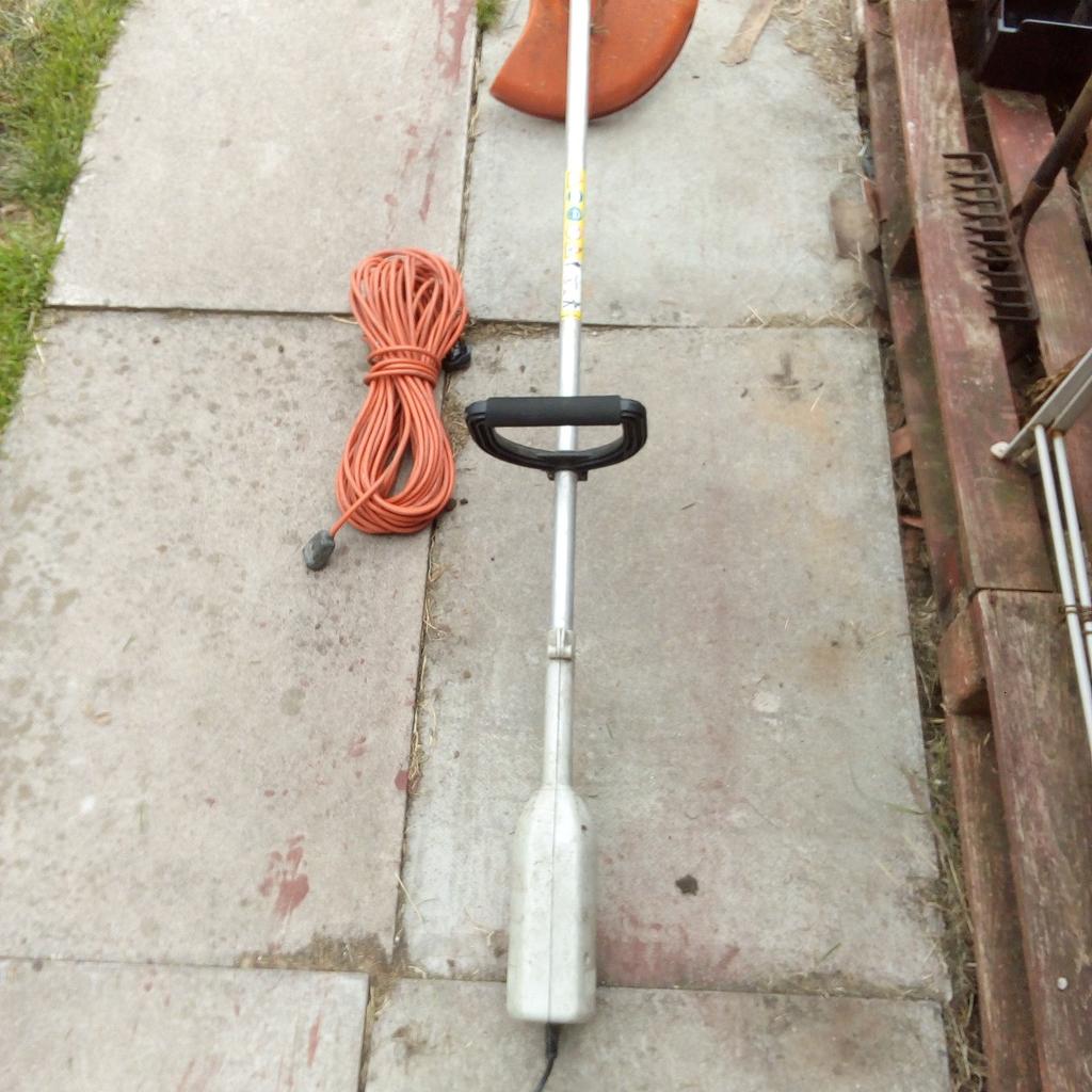 Stihl heavy duty electric strimmer not petro in OL13 Rossendale für 45,00 £ zum Verkauf Shpock DE