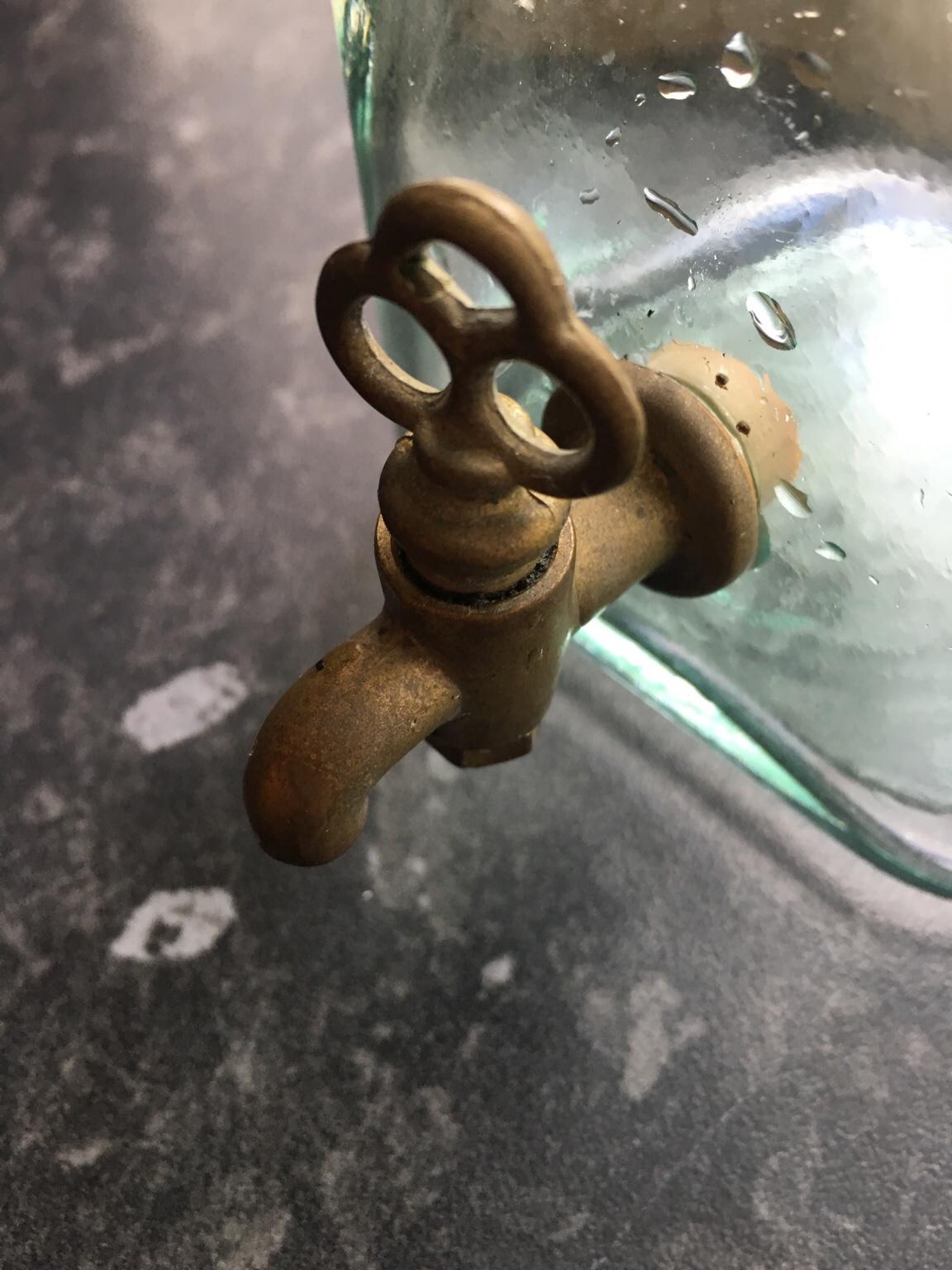 Glass jars very unusual with brass taps in North Warwickshire für 8,00 ...