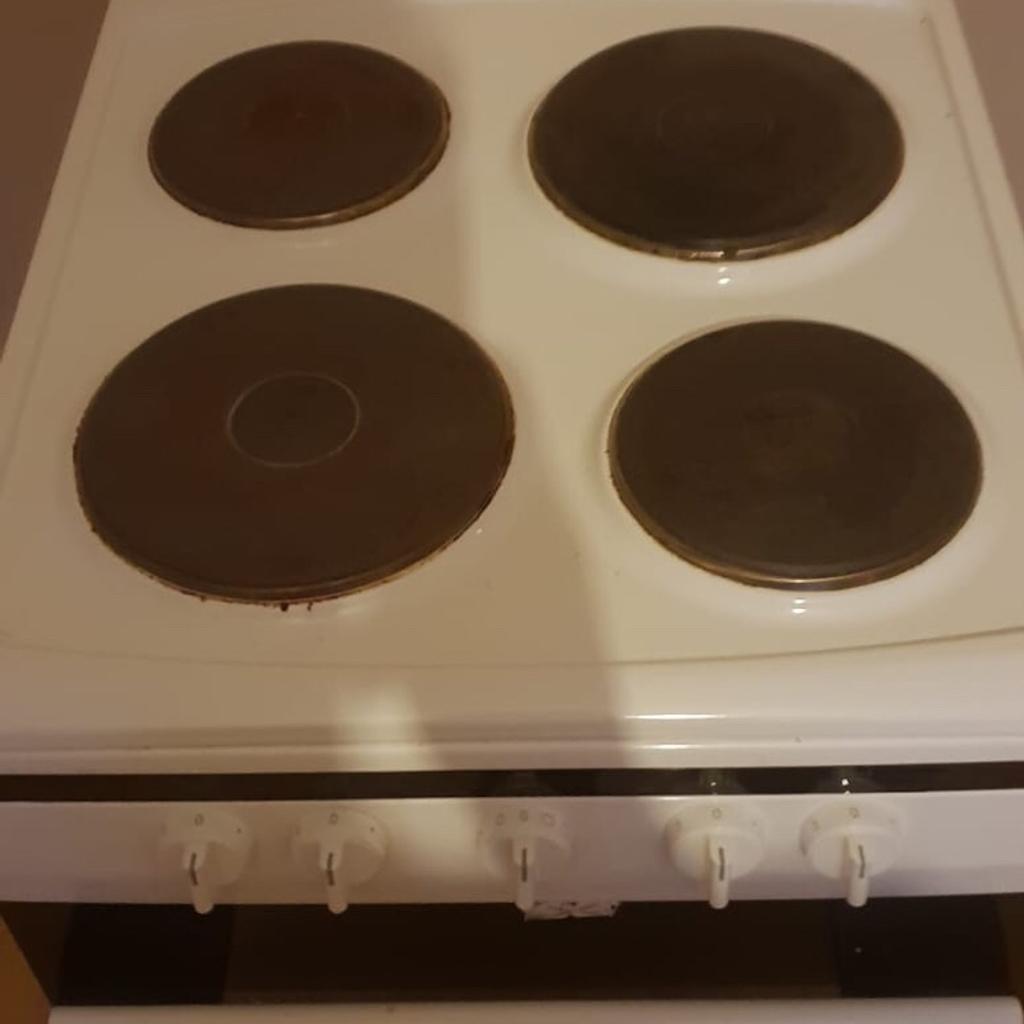 White electric amica freestanding cooker in DY4 Sandwell for £25.00 for
