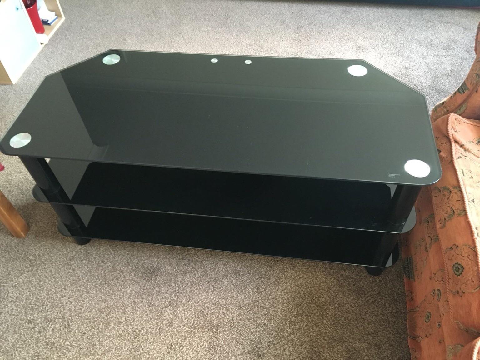 Glass Table/TV Stand in CR9 London for £20.00 for sale Shpock